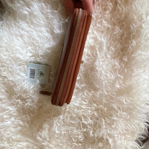 - NEW- Rowallan of Scotland Turn-Lock Wallet - Camel - Picture 5 of 12